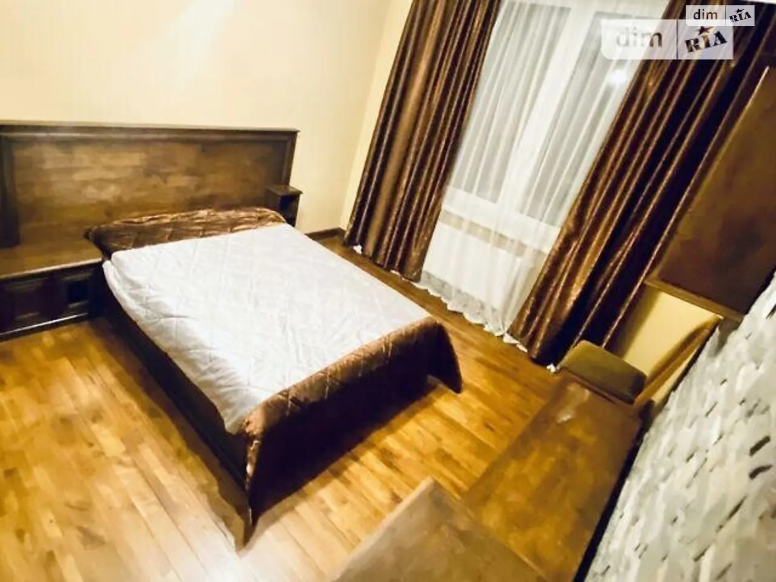 Продается 3-комнатная квартира 117.2 кв. м в Киеве, ул. Демеевская, 14