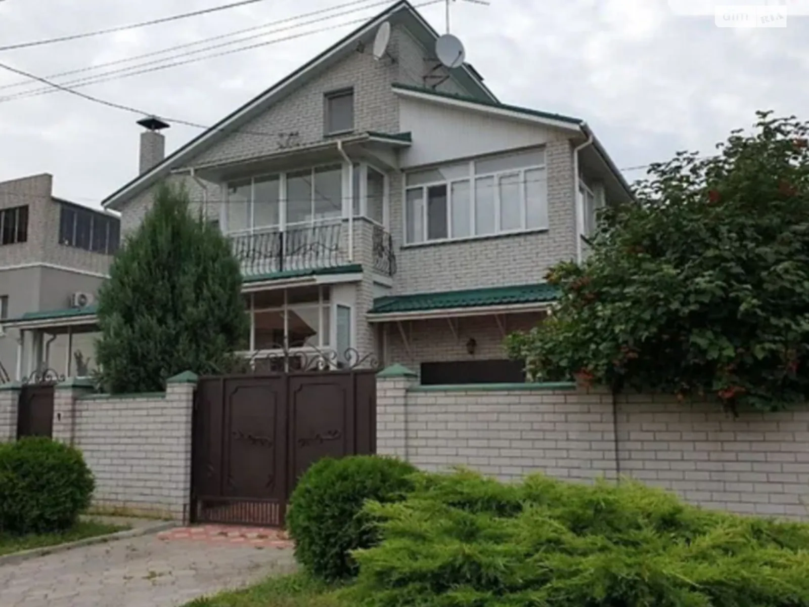 Продается дом на 2 этажа 216 кв. м с террасой, цена: 140000 $ - фото 1