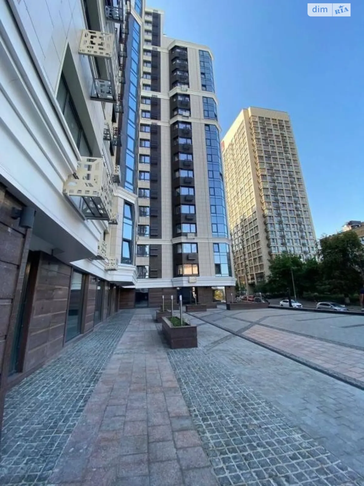 Продается 1-комнатная квартира 51 кв. м в Киеве, ул. Златоустовская, 25А