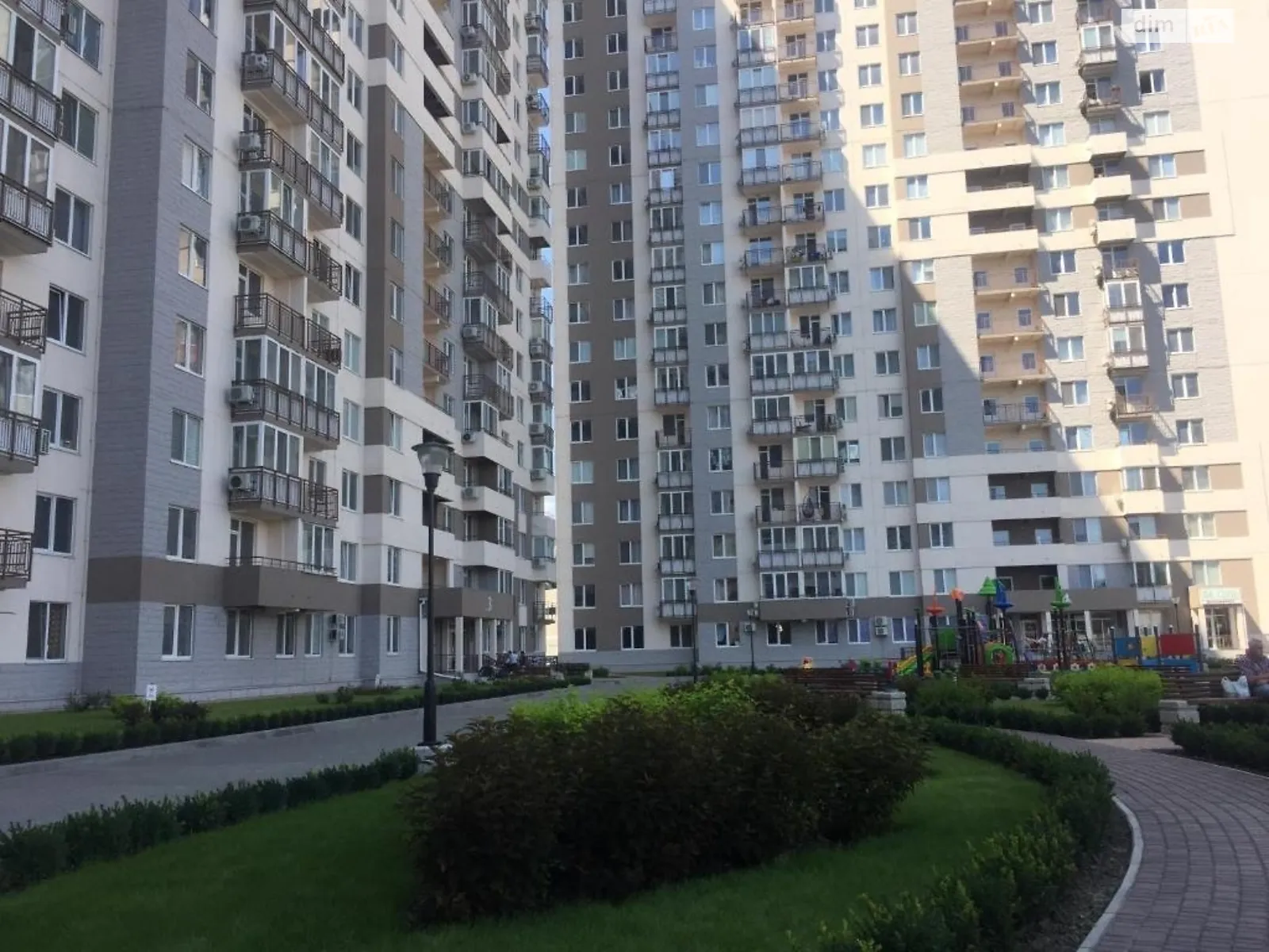 Продается 3-комнатная квартира 89.4 кв. м в Одессе, ул. Люстдорфская дорога