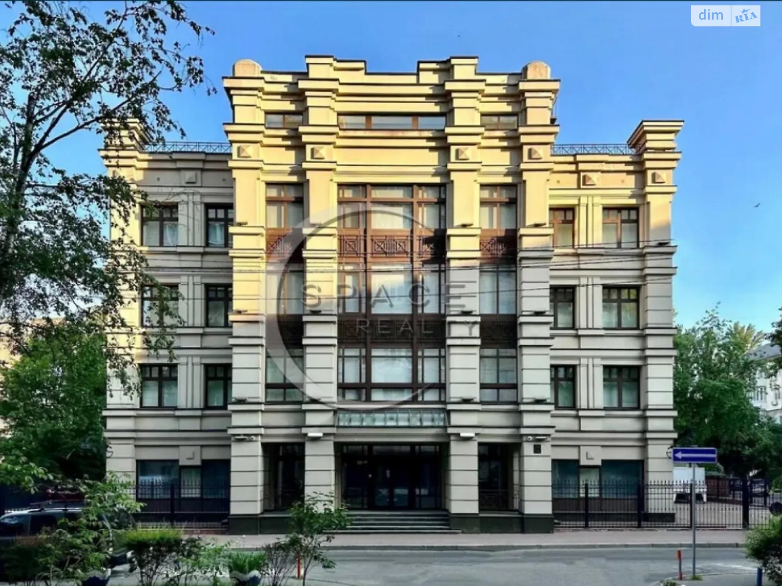 Сдается в аренду офис 2500 кв. м в бизнес-центре, цена: 36000 $ - фото 1