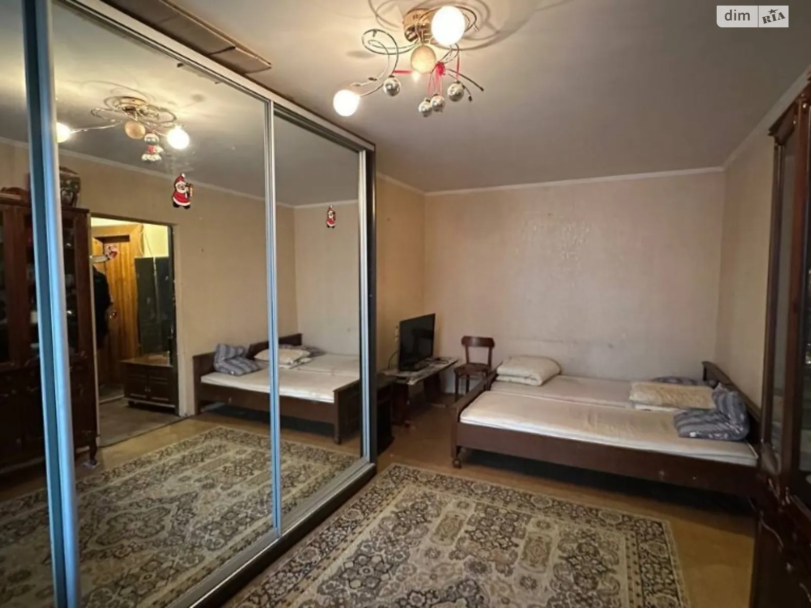 Продается 2-комнатная квартира 44 кв. м в Днепре, цена: 33000 $