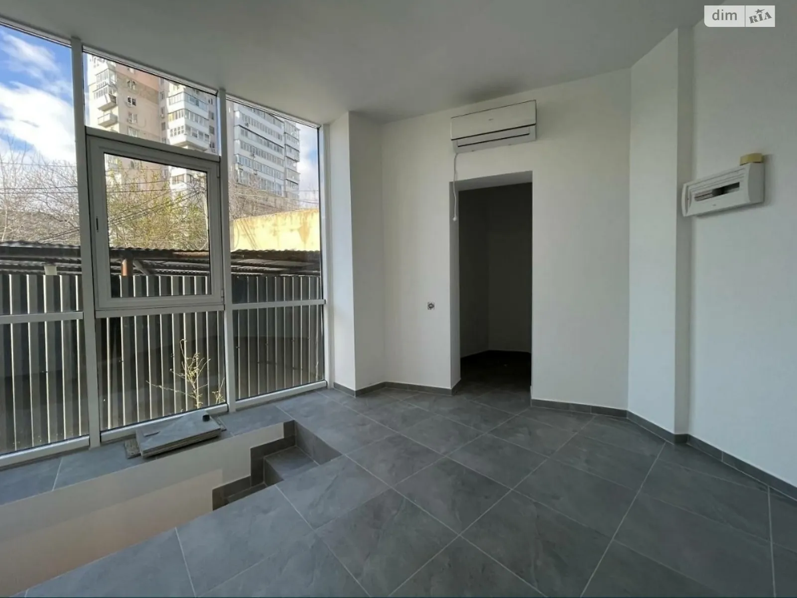 Продается объект сферы услуг 57.6 кв. м в 2-этажном здании, цена: 57000 $ - фото 1