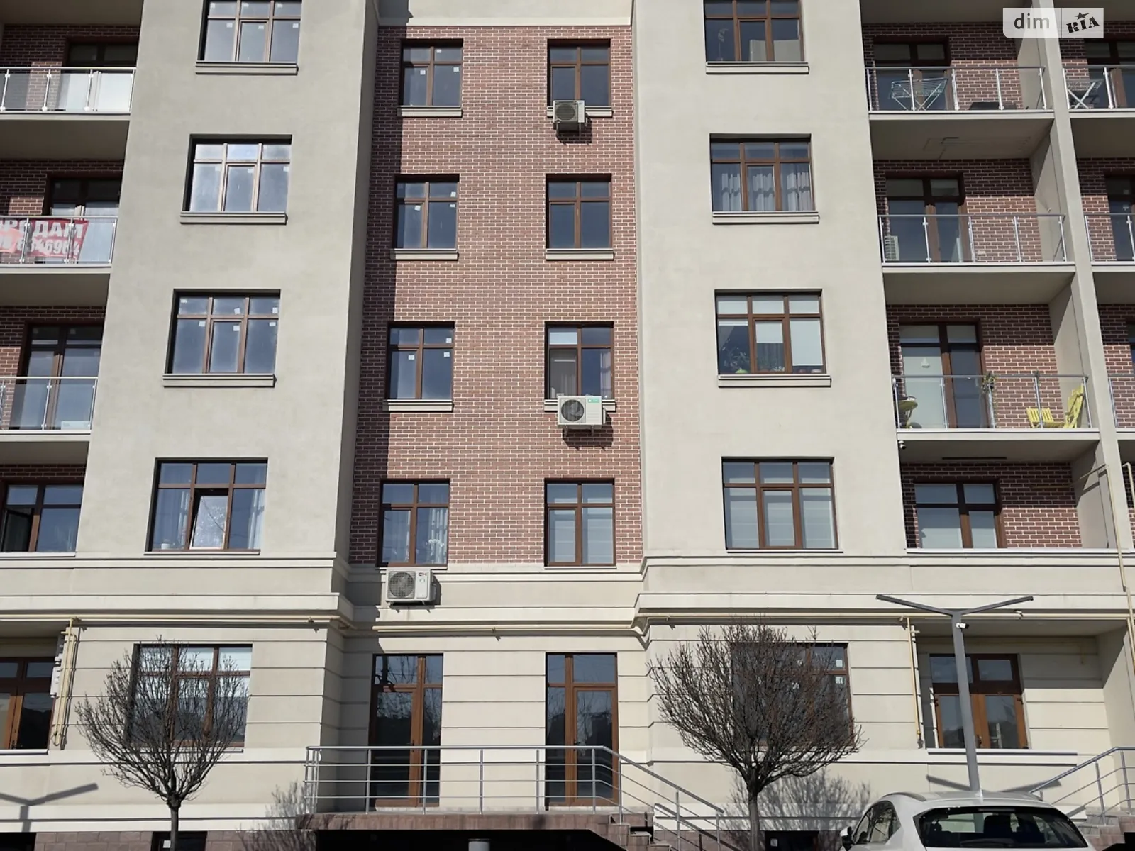 Продается офис 160 кв. м в бизнес-центре, цена: 250000 $