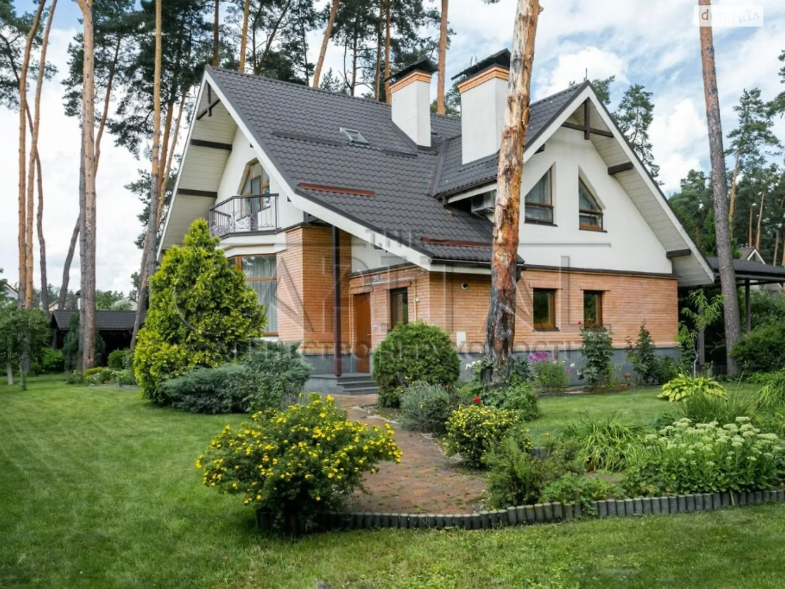 Здається в оренду будинок 2 поверховий 260 кв. м з ділянкою, цена: 1600 $