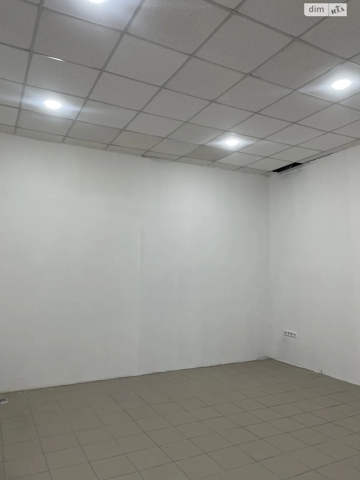 Сдается в аренду офис 18 кв. м в бизнес-центре, цена: 10000 грн - фото 1