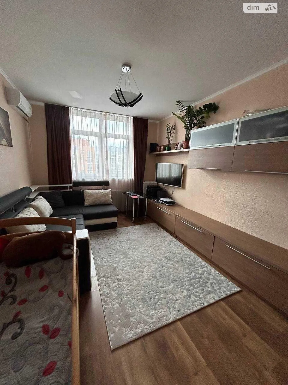 Продается 1-комнатная квартира 41 кв. м в Киеве, ул. Семьи Кульженков - фото 1