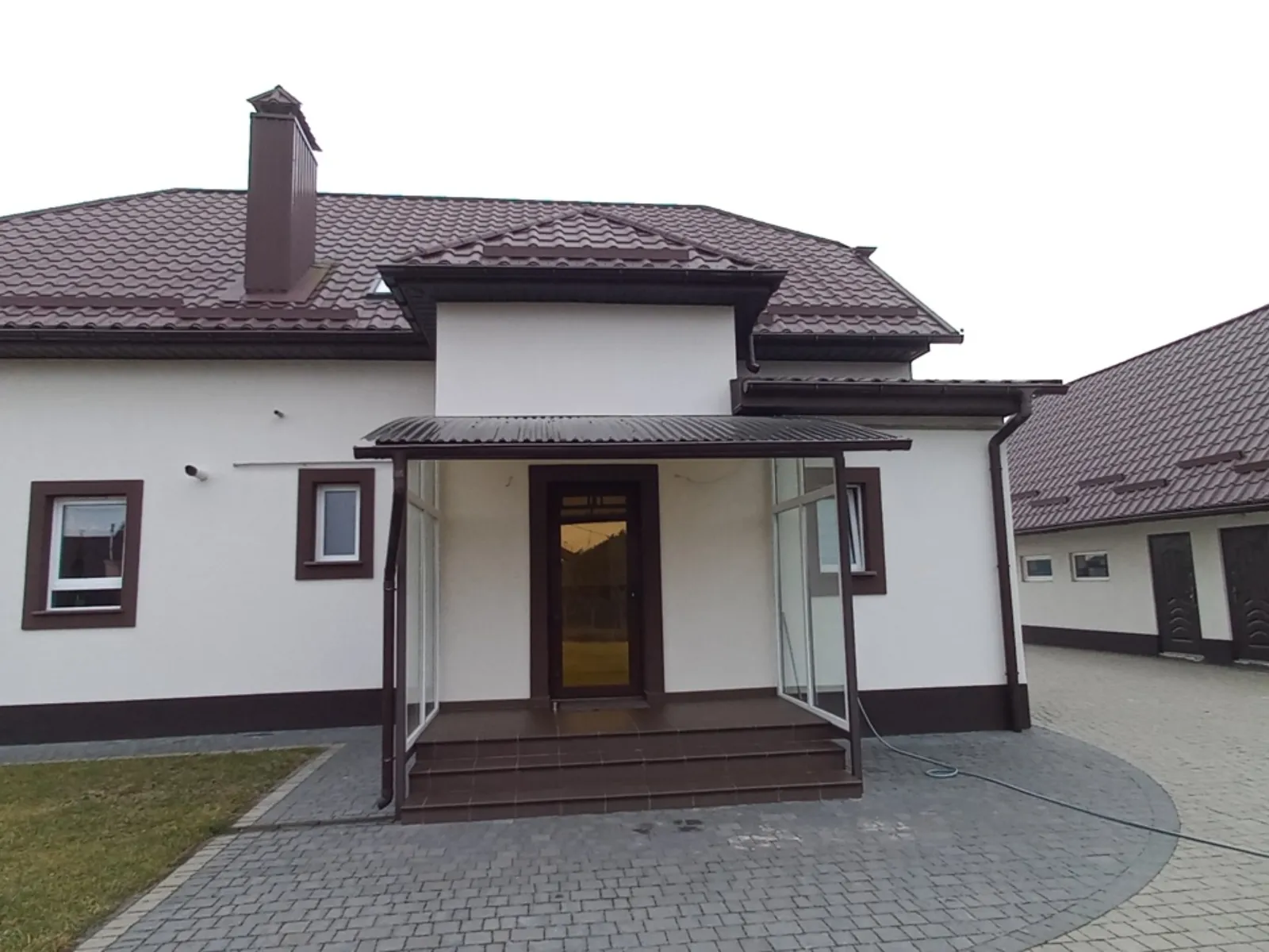 Продається будинок 2 поверховий 210 кв. м з каміном, цена: 181000 $