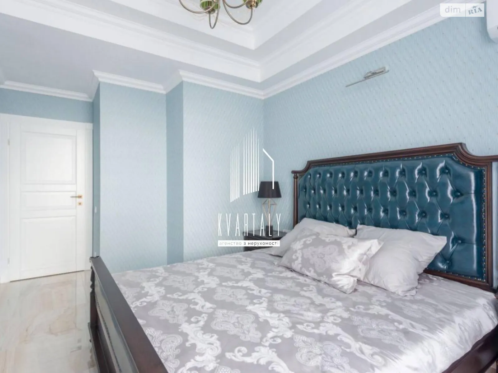 Продается 2-комнатная квартира 55 кв. м в Киеве, ул. Коновальца Евгения, 34А