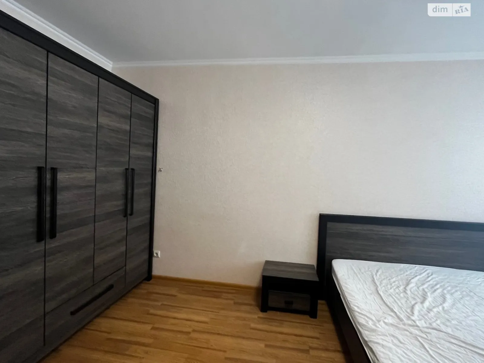 Продается 1-комнатная квартира 45 кв. м в Броварах, ул. Михаила Грушевского, 7