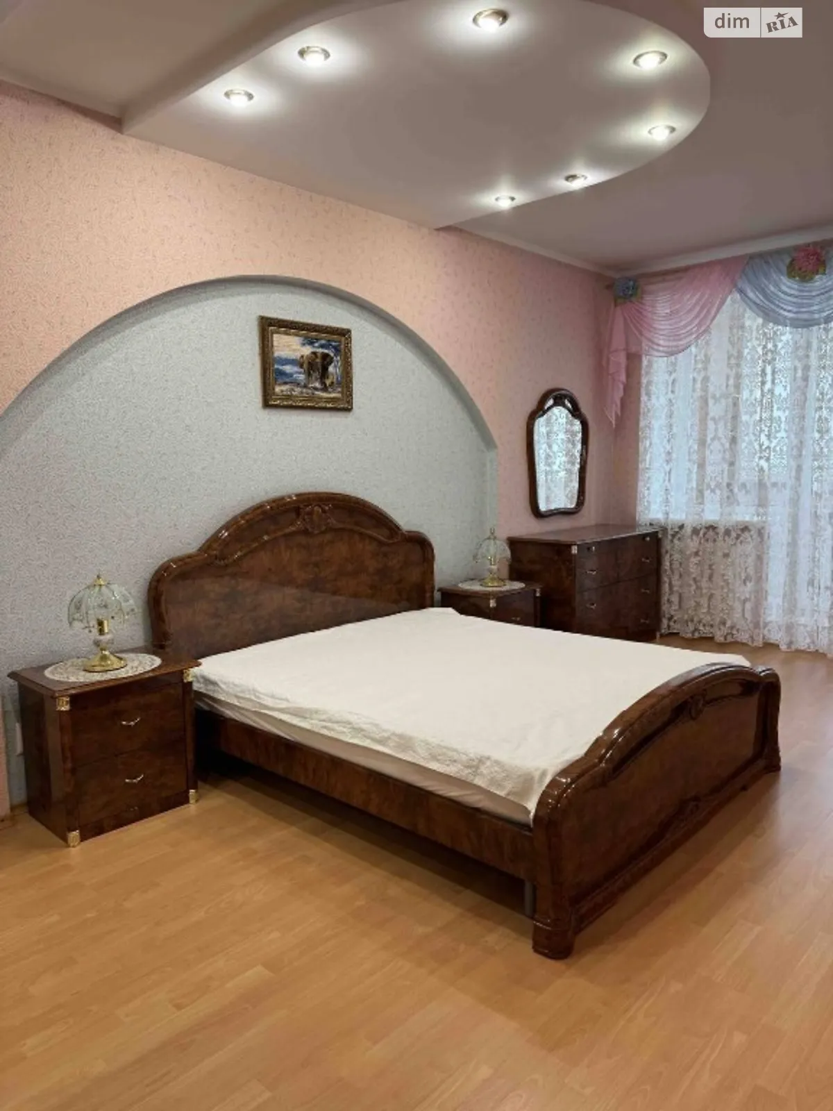 Сдается в аренду 2-комнатная квартира 85 кв. м в Днепре, ул. Алана Шепарда(Суворова)