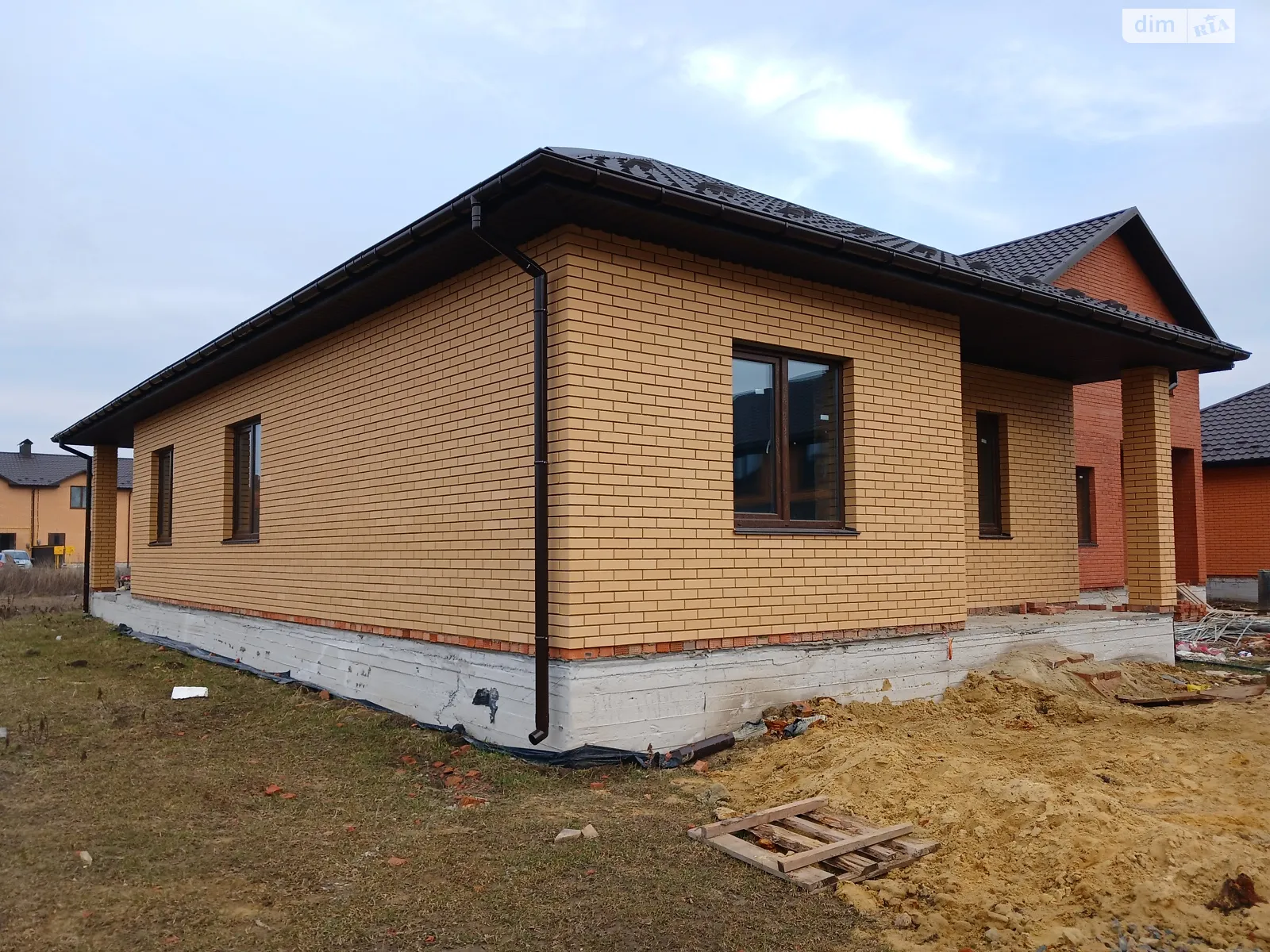 Продається одноповерховий будинок 120 кв. м з бесідкою, цена: 92000 $ - фото 1