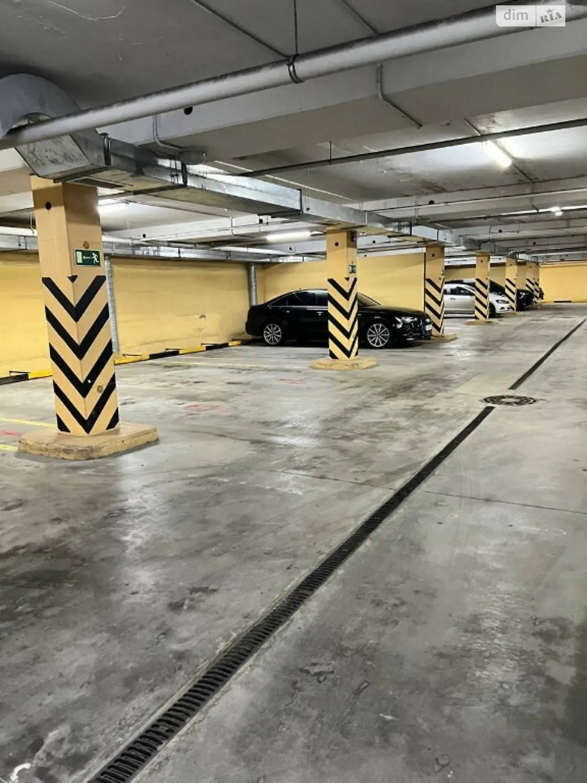 Продається підземний паркінг під легкове авто на 15 кв. м, цена: 7000 $