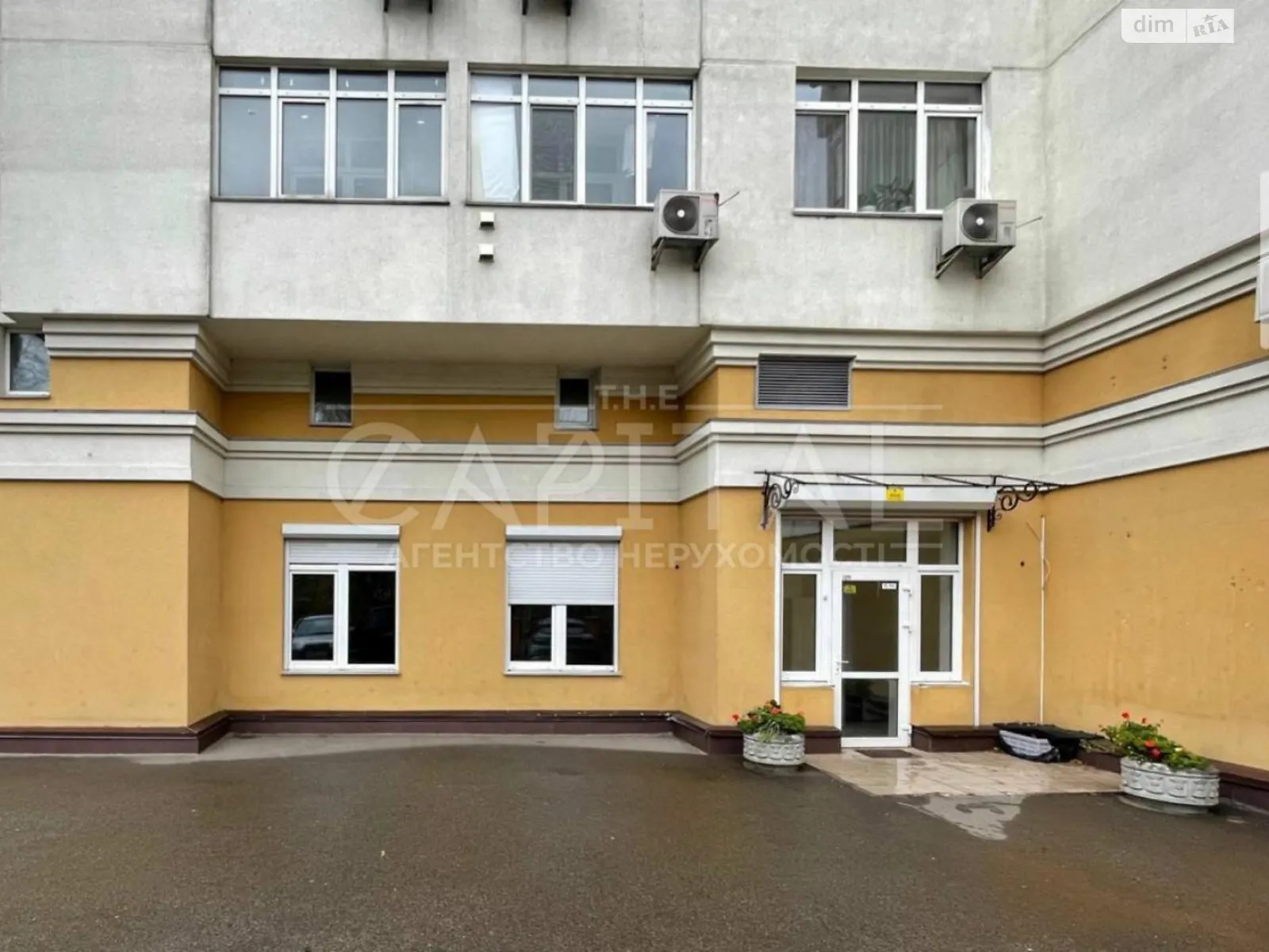 Продается офис 114 кв. м в бизнес-центре, цена: 175000 $