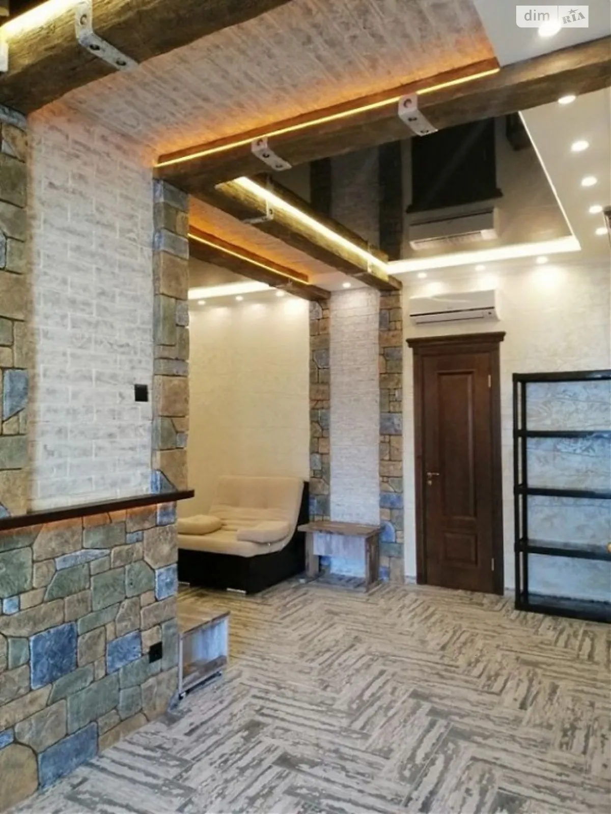 Продается 2-комнатная квартира 90 кв. м в Одессе, ул. Люстдорфская дорога