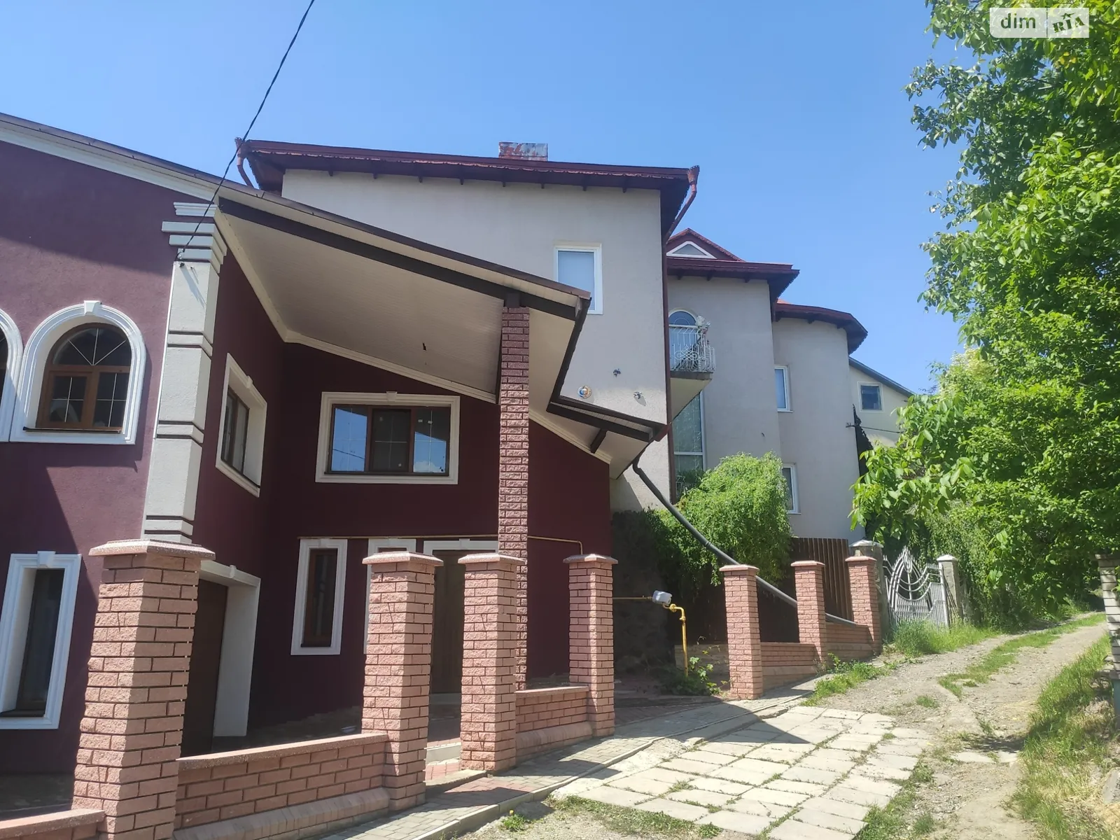 Продається будинок 3 поверховий 565 кв. м з каміном, цена: 110000 $