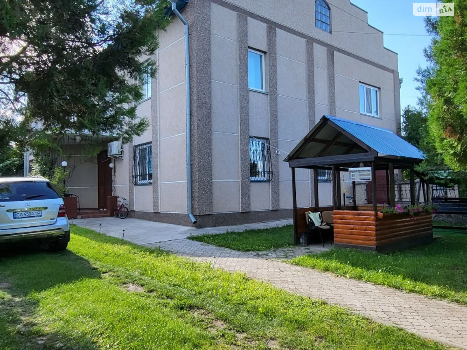 Продається будинок 2 поверховий 298 кв. м з каміном, цена: 125000 $