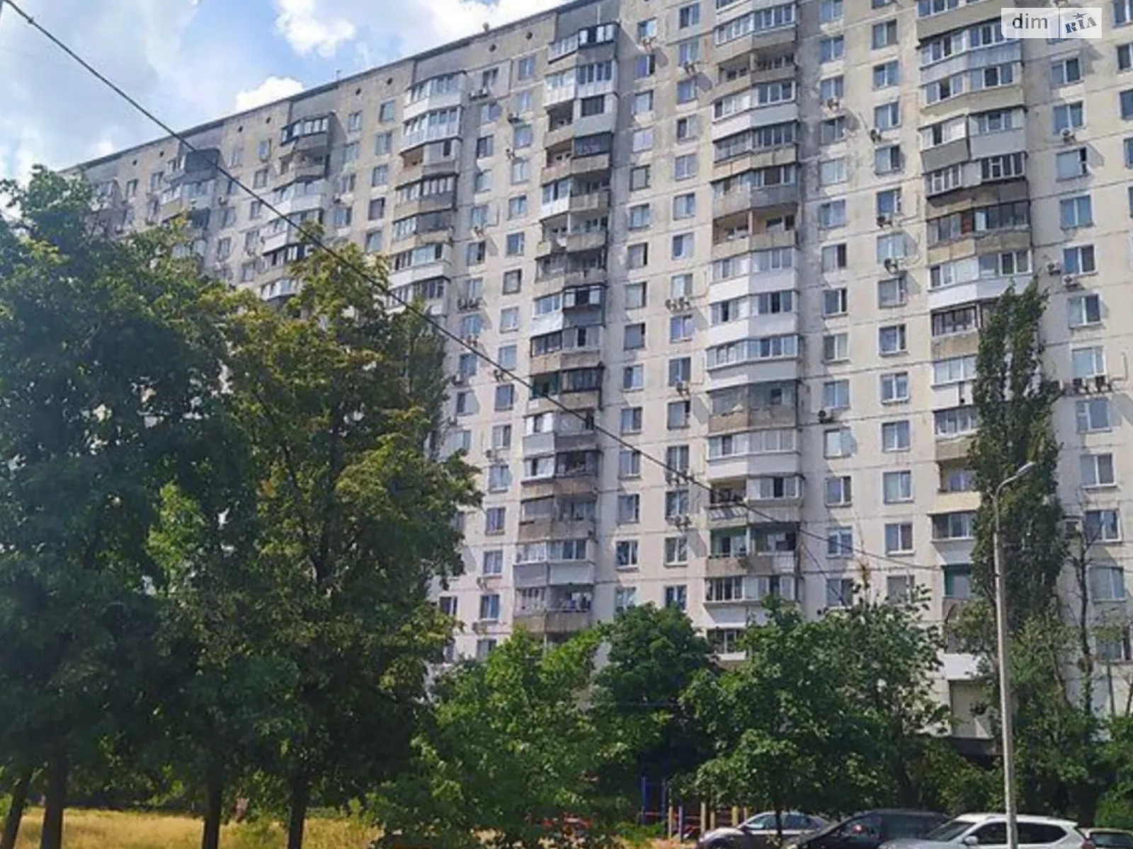 Продается 2-комнатная квартира 46 кв. м в Киеве, ул. Амвросия Бучмы, 8