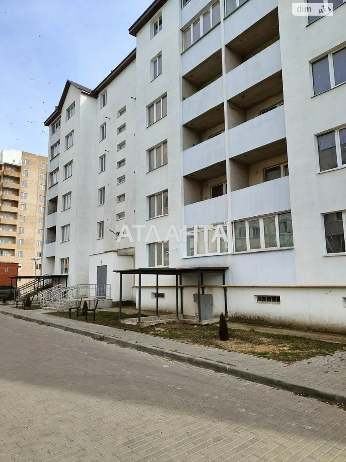 Продается 3-комнатная квартира 79 кв. м в Хлебодарском, ул. Черноморская - фото 1