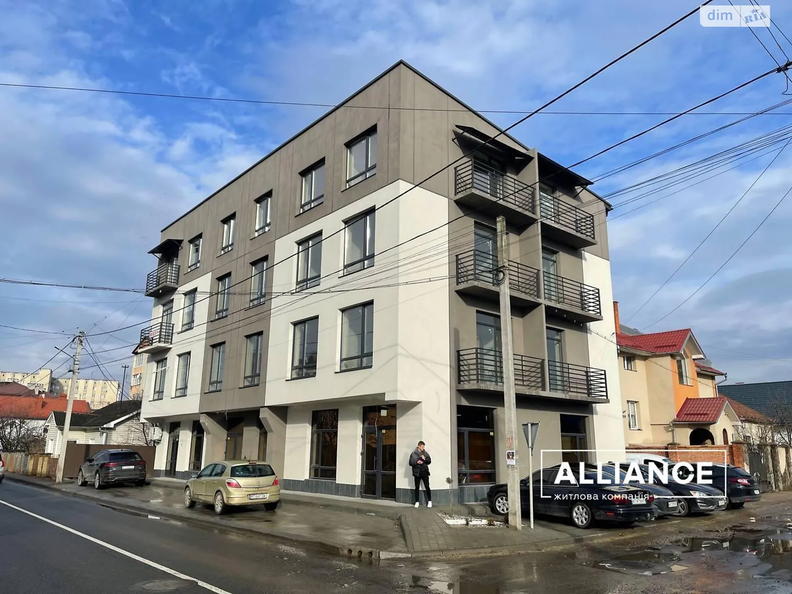 Продается 2-комнатная квартира 58.3 кв. м в Ивано-Франковске, ул. Кармелюка - фото 1