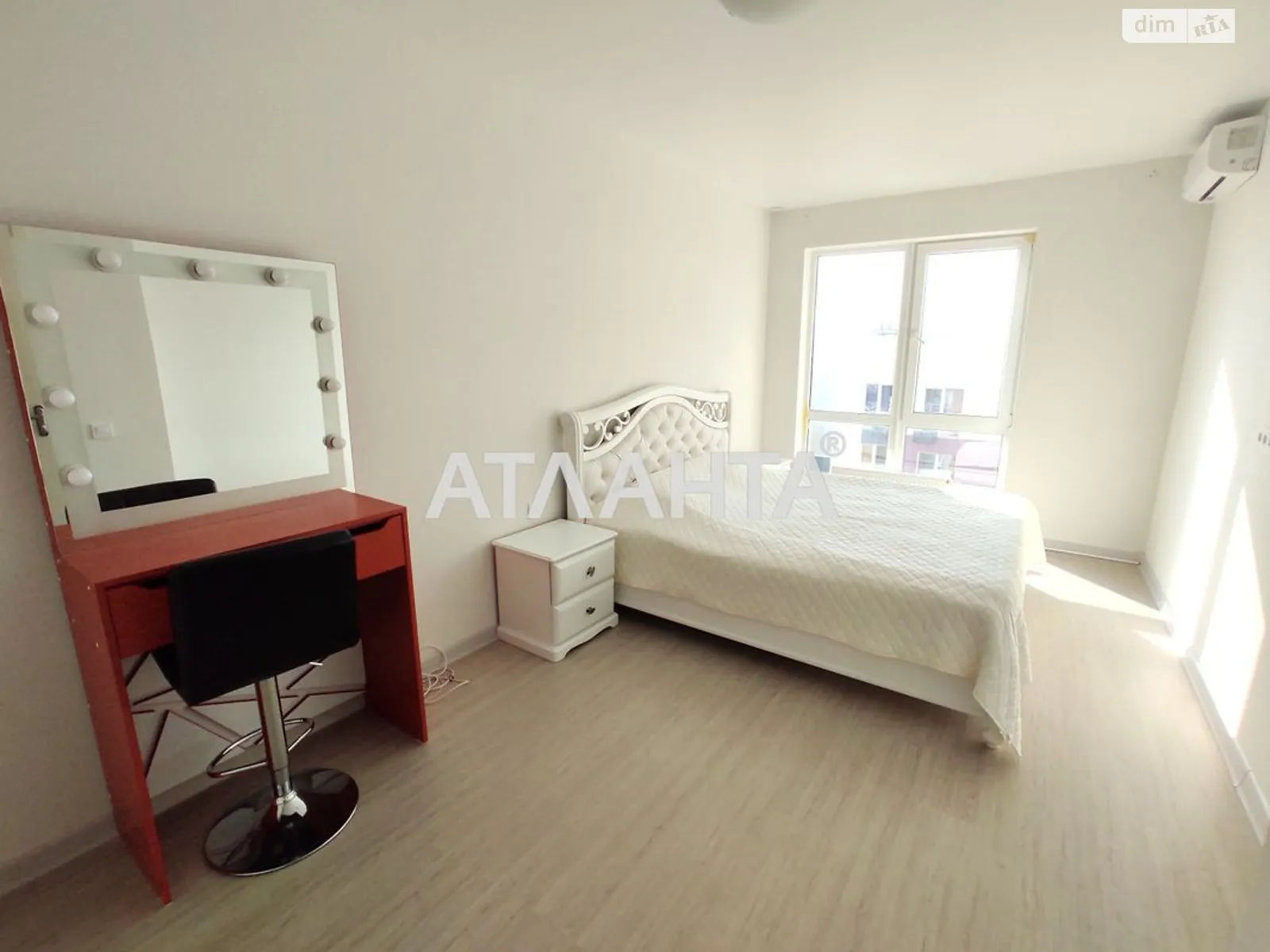 Продается 1-комнатная квартира 41.8 кв. м в Авангарде, цена: 42000 $ - фото 1