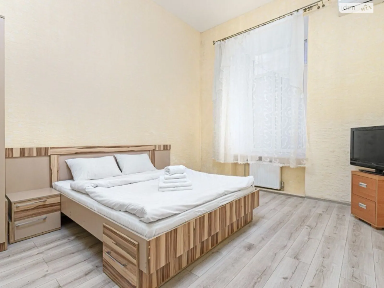 Продается 1-комнатная квартира 46.7 кв. м в Одессе, ул. Екатерининская, 25 - фото 1