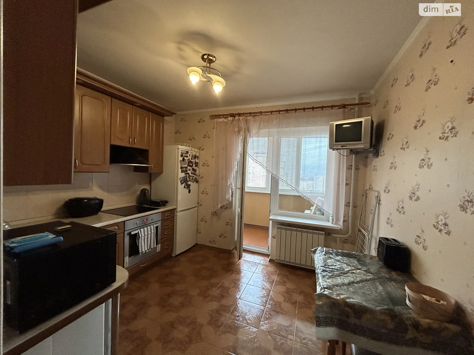 Продается 1-комнатная квартира 42 кв. м в Киеве, ул. Федора Эрнста, 6 - фото 1