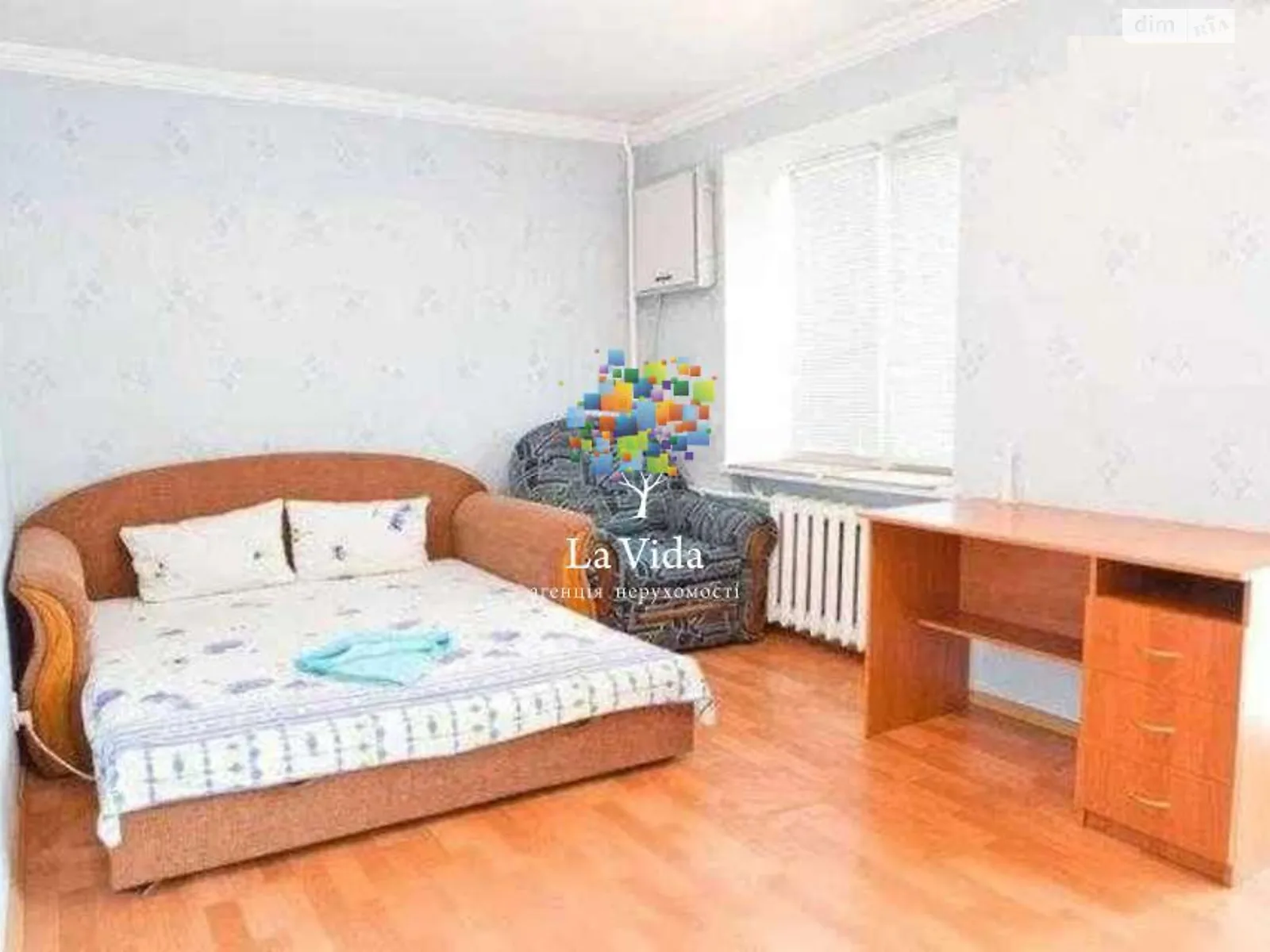 Продается 1-комнатная квартира 32 кв. м в Киеве, ул. Почайнинская, 64