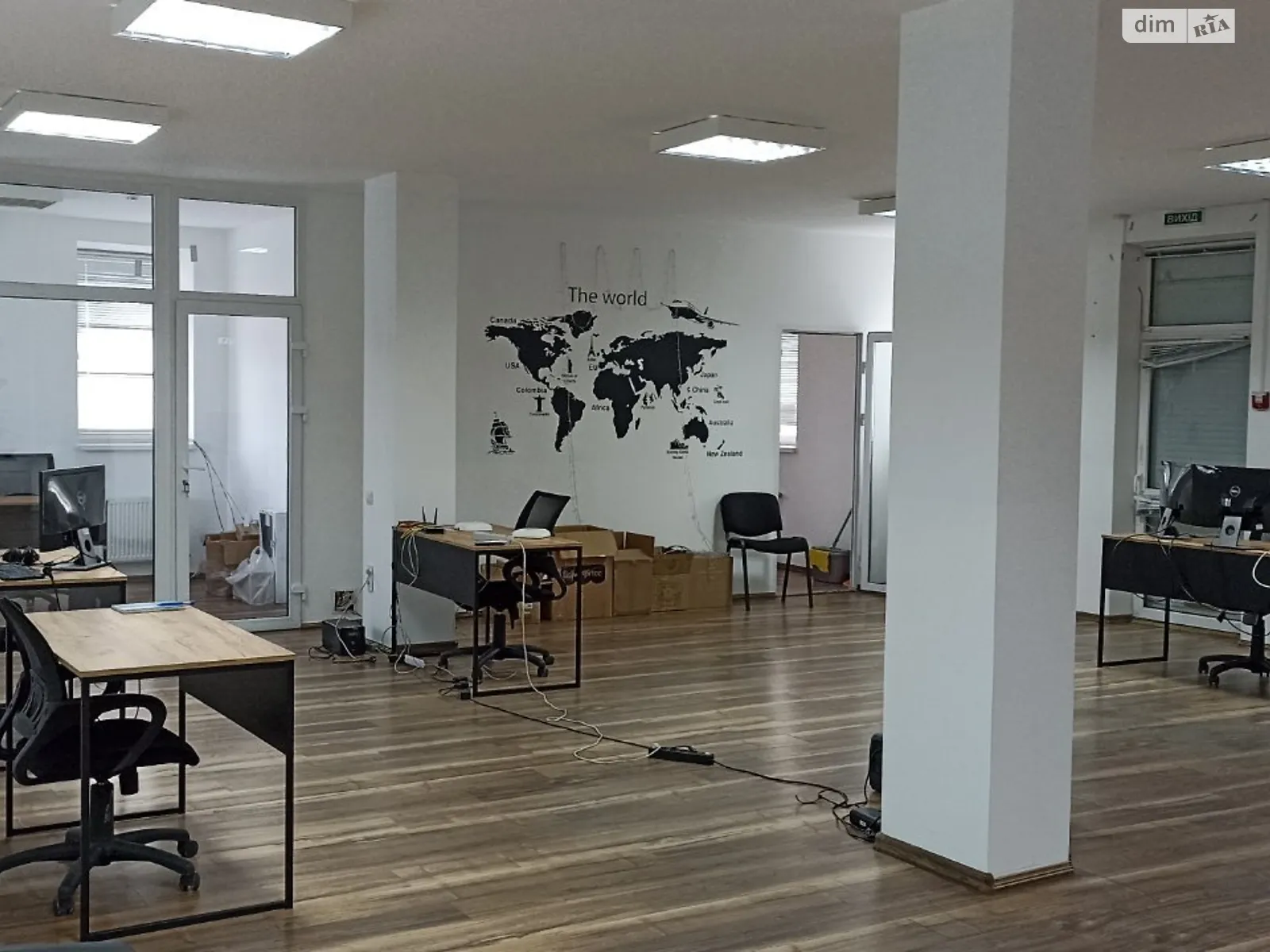 Сдается в аренду офис 115 кв. м в бизнес-центре, цена: 37000 грн - фото 1