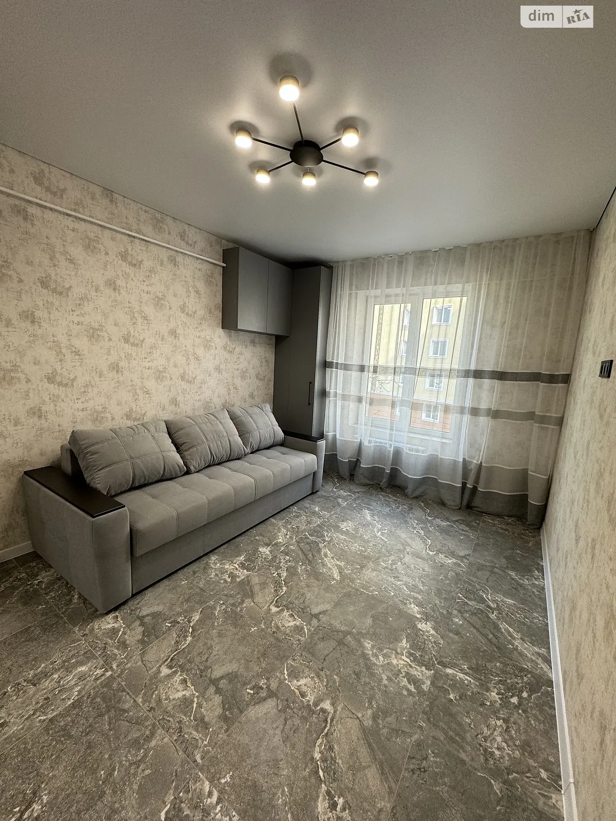 Продается 1-комнатная квартира 32 кв. м в Одессе, ул. Инглези, 2А - фото 1