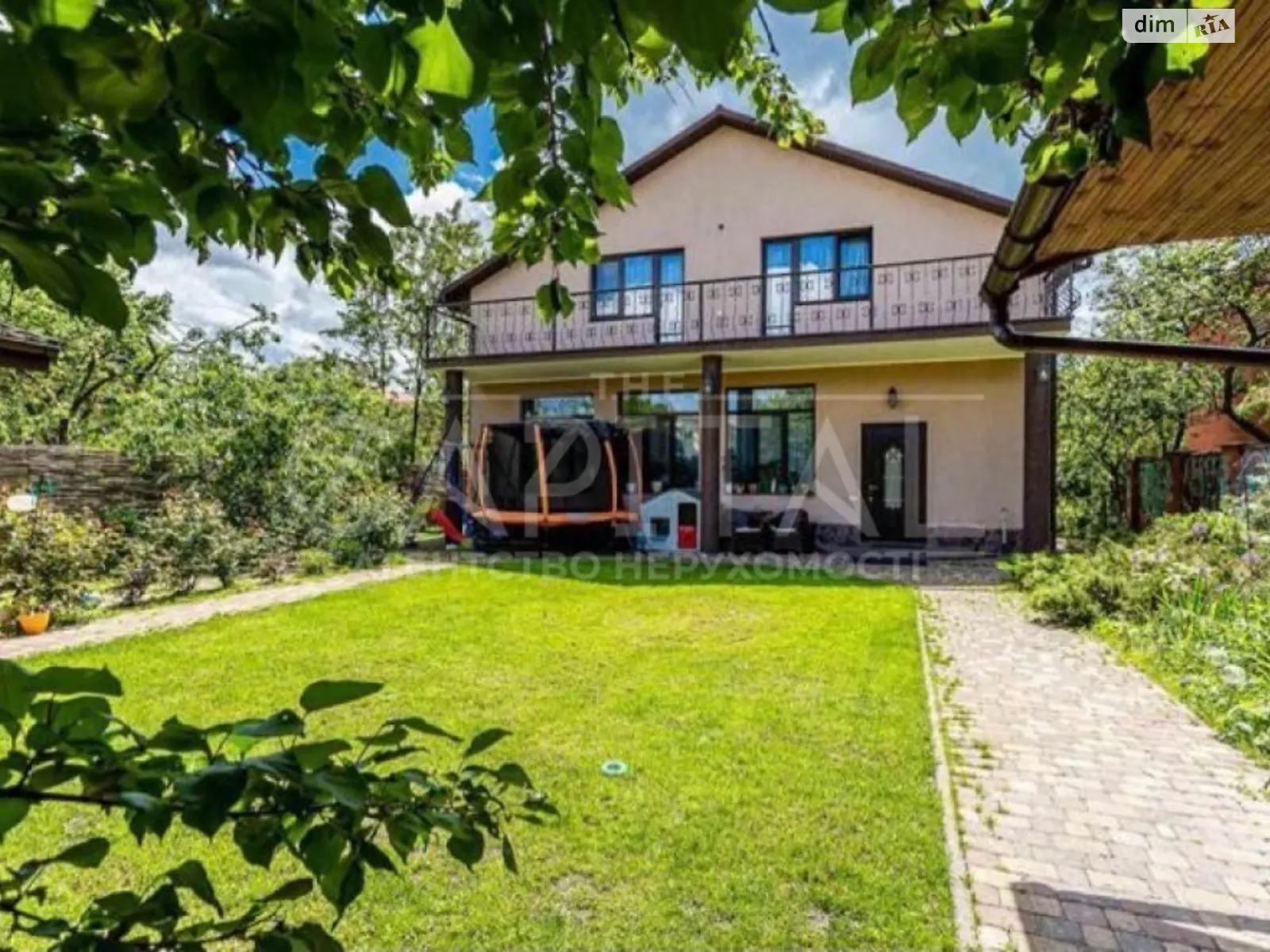 Сдается в аренду дом на 2 этажа 200 кв. м с гаражом, цена: 2164 $