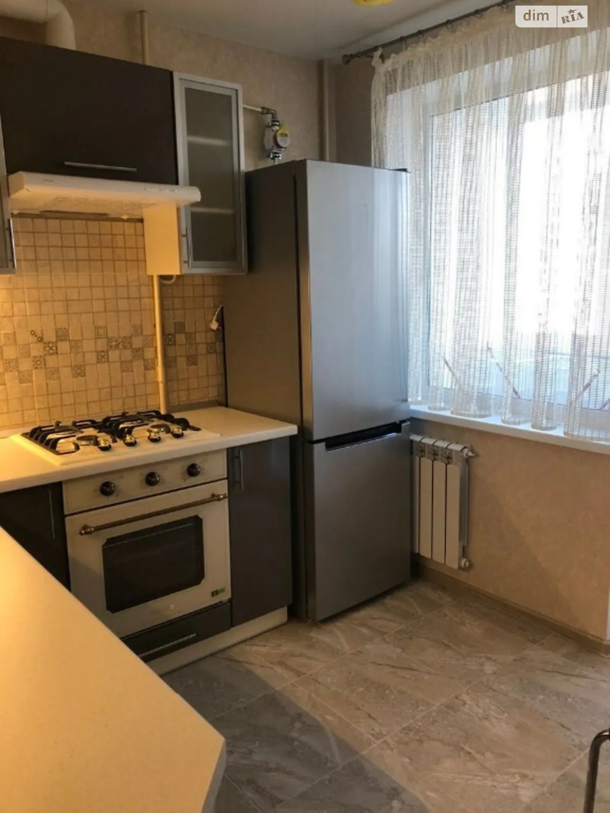 Продается 1-комнатная квартира 43 кв. м в Киеве, просп. Владимира Ивасюка, 27А