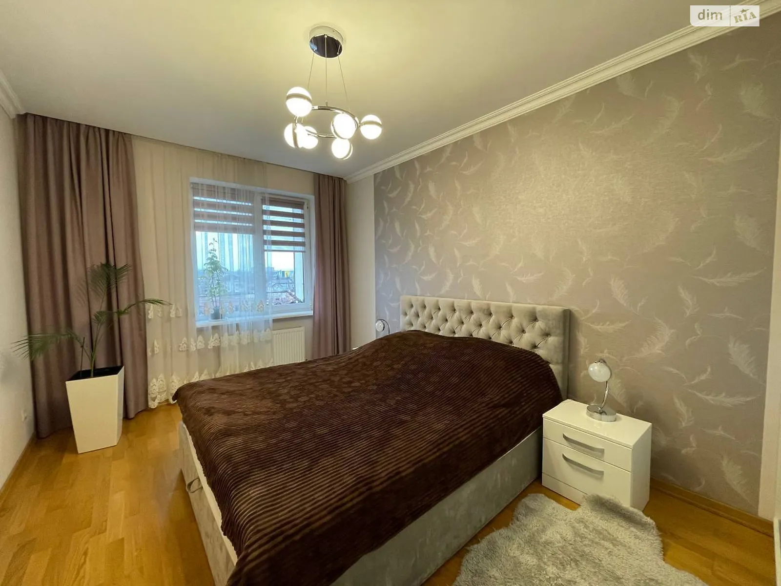 Продается 2-комнатная квартира 62.9 кв. м в Ивано-Франковске, ул. Независимости - фото 1