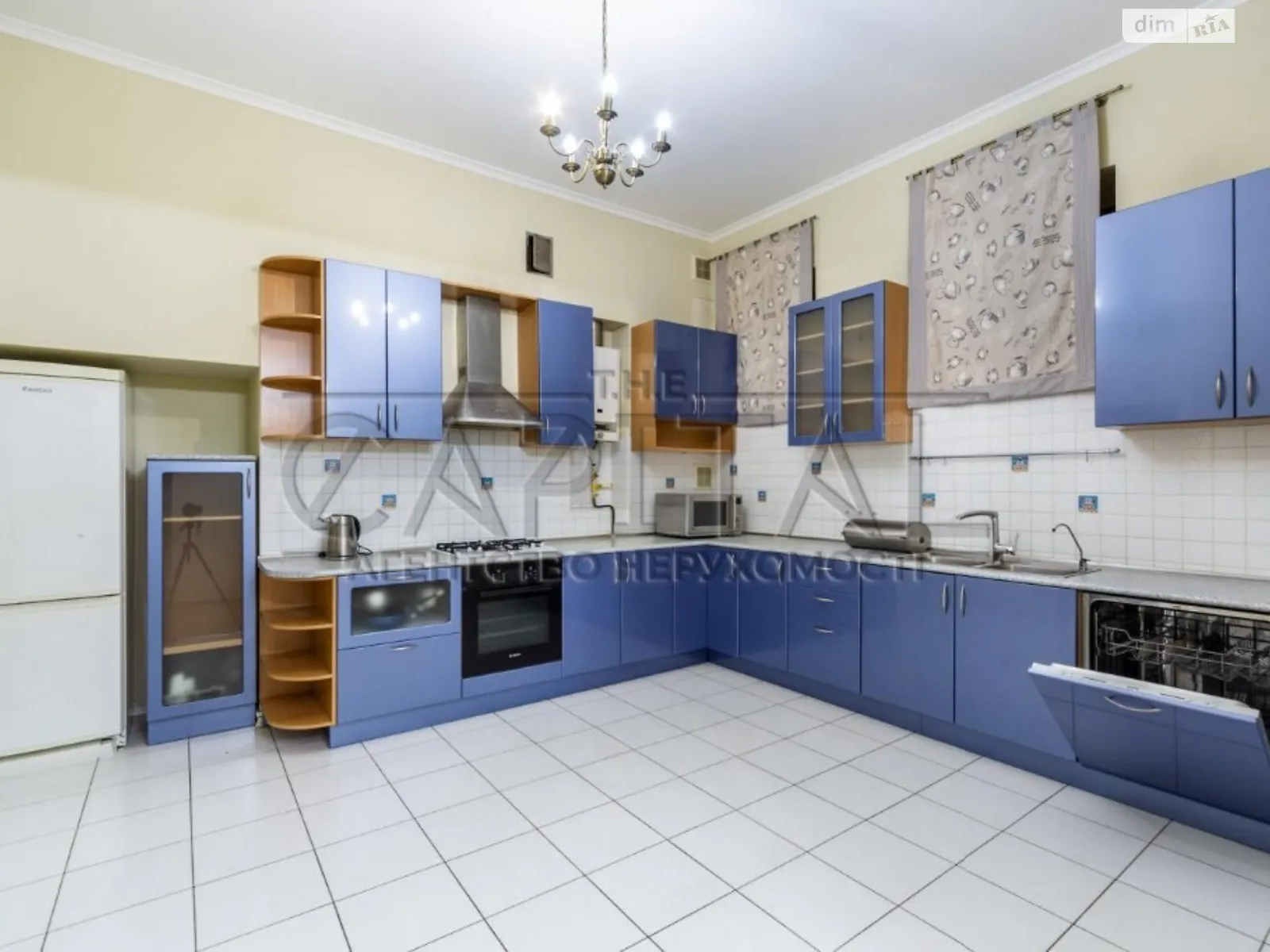 Сдается в аренду офис 203 кв. м в бизнес-центре, цена: 1700 $ - фото 1