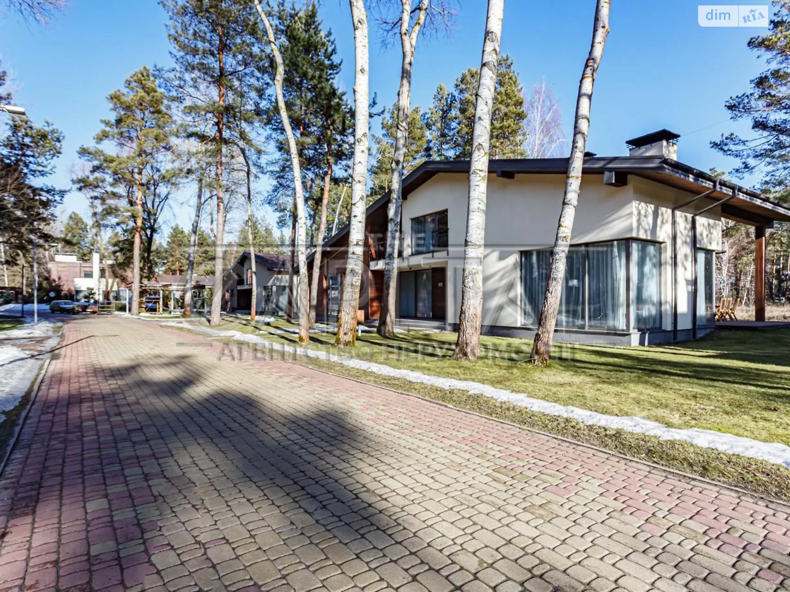 Продається будинок 2 поверховий 334 кв. м з каміном - фото 2