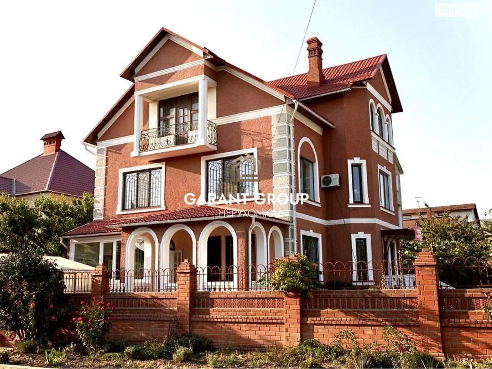 Продается дом на 2 этажа 340 кв. м с террасой, цена: 349999 $ - фото 1