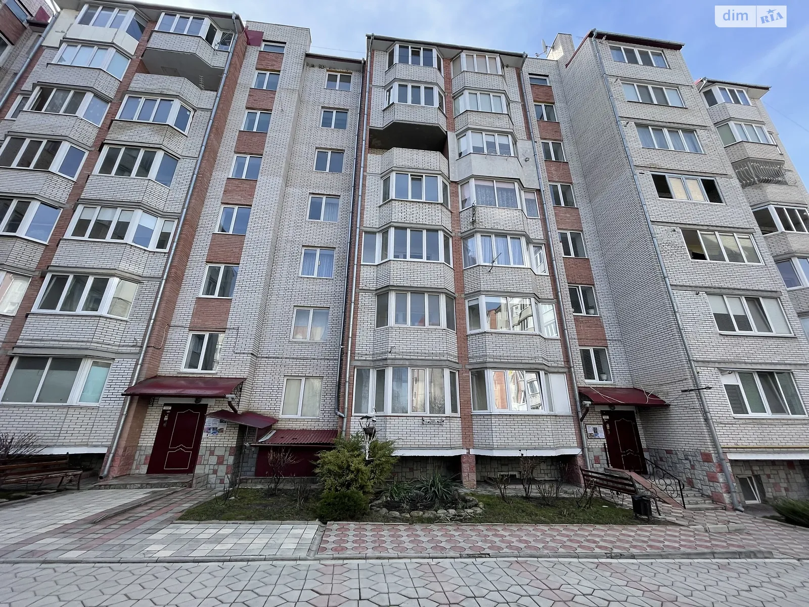 Продается 2-комнатная квартира 72 кв. м в Великой Березовице, ул. Микулинецкая