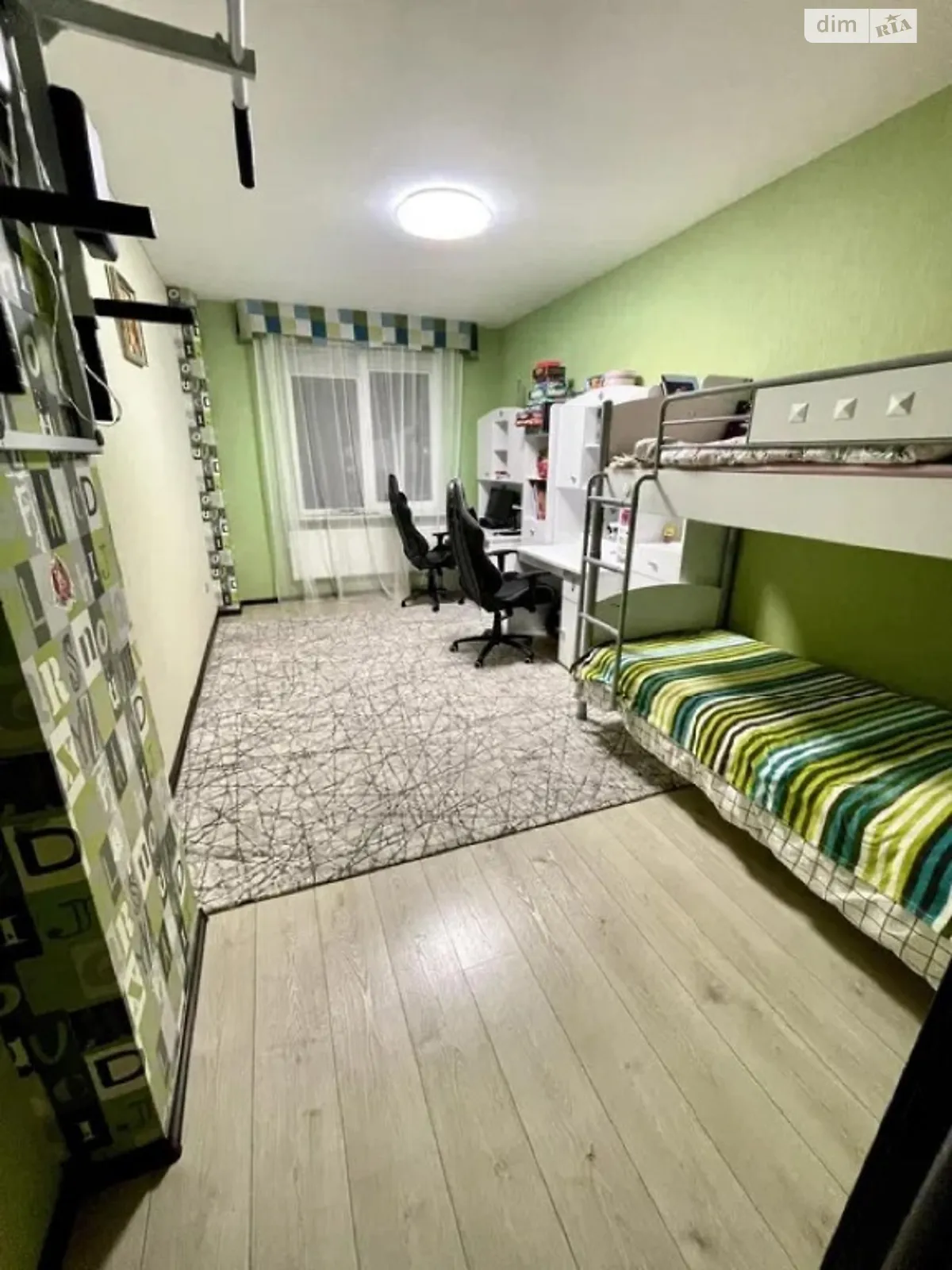 Продается 2-комнатная квартира 75 кв. м в Львове, просп. Красной Калины