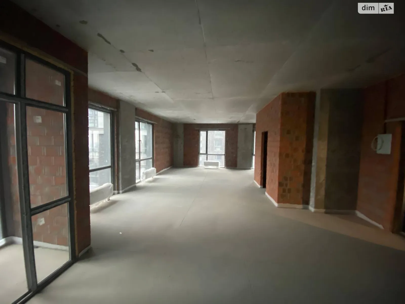 Продается 3-комнатная квартира 81 кв. м в Днепре, ул. Костомаровская, 1А - фото 1