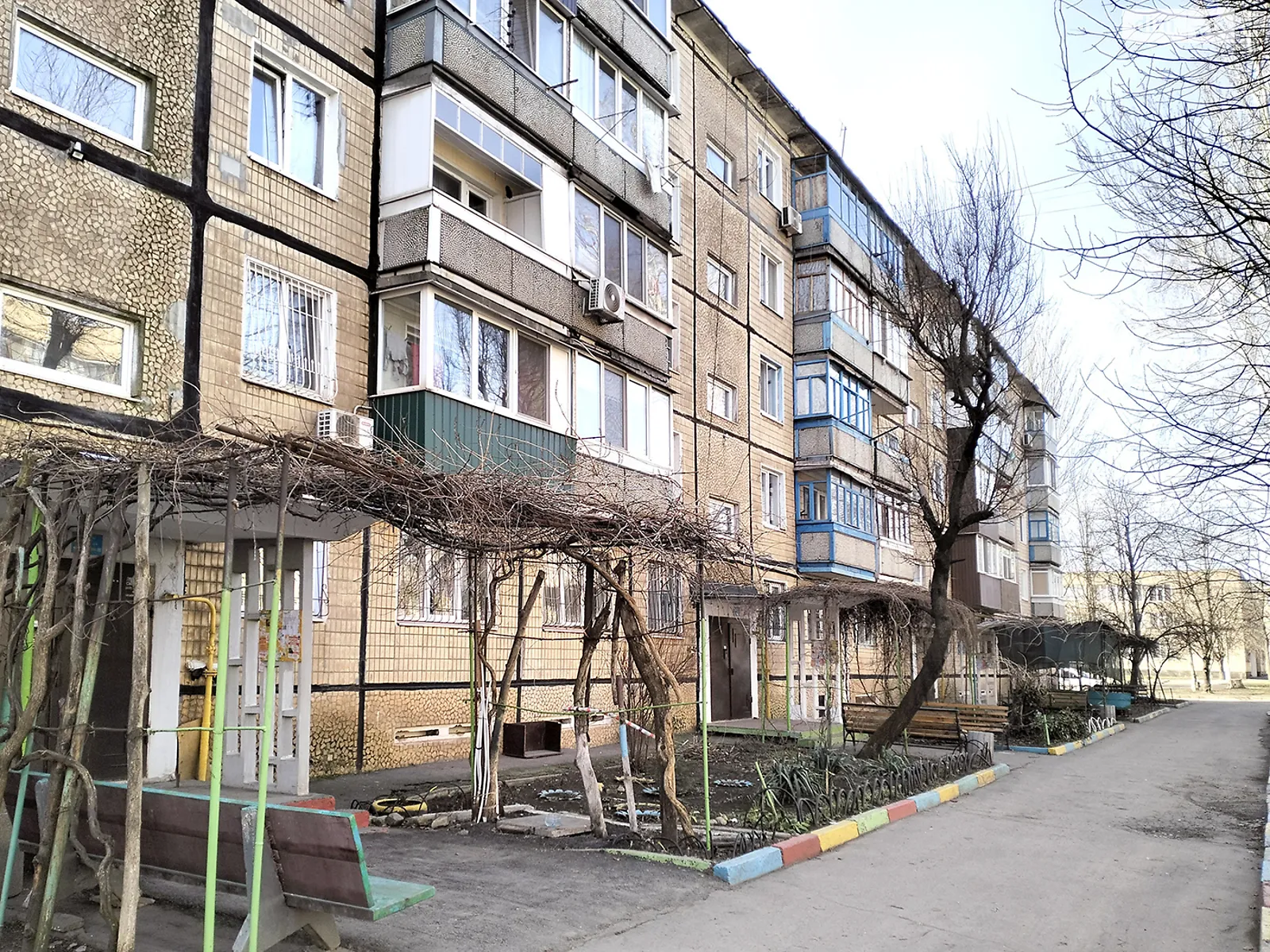 Продается 2-комнатная квартира 45 кв. м в Кривом Роге, цена: 14000 $ - фото 1