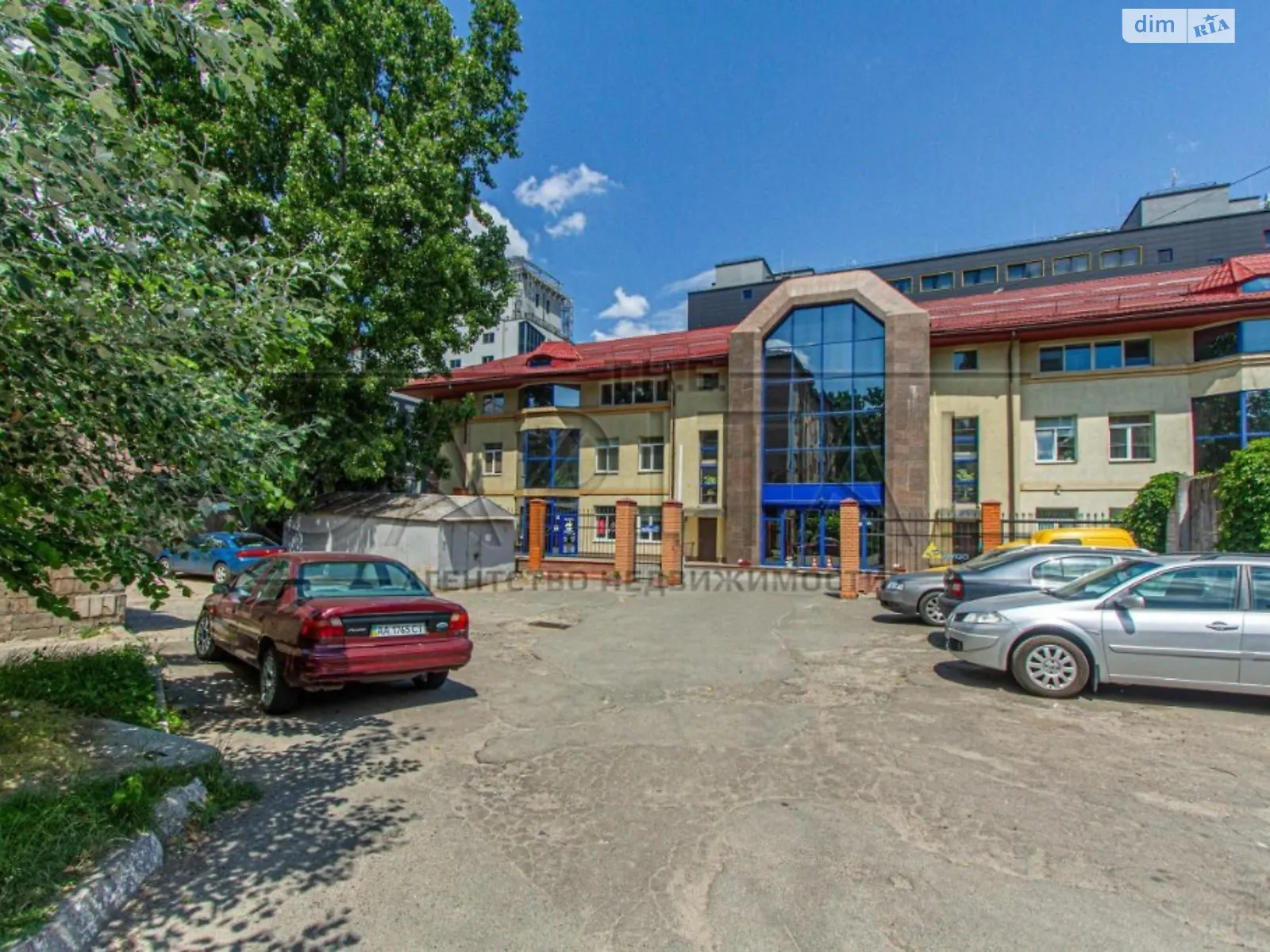 Продается офис 1821 кв. м в бизнес-центре, цена: 2150000 $