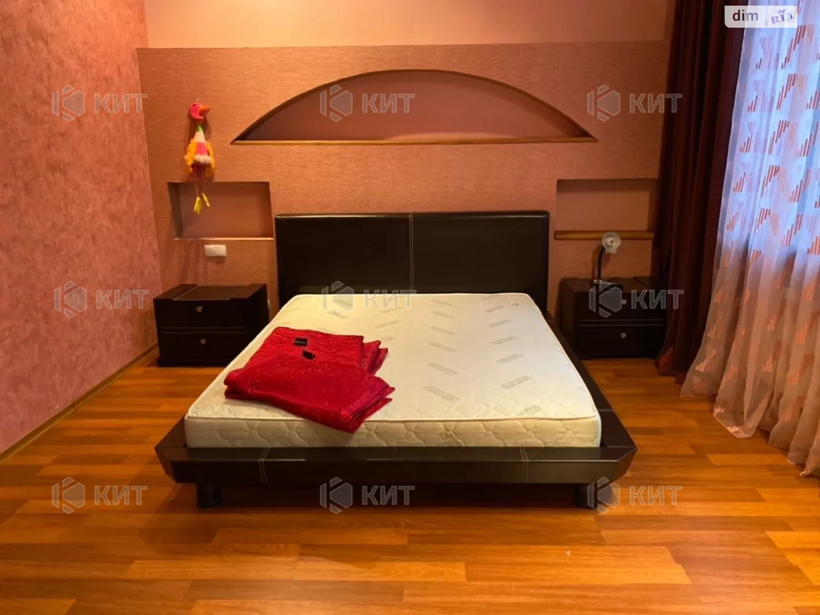 Продается 2-комнатная квартира 68 кв. м в Харькове, цена: 62000 $