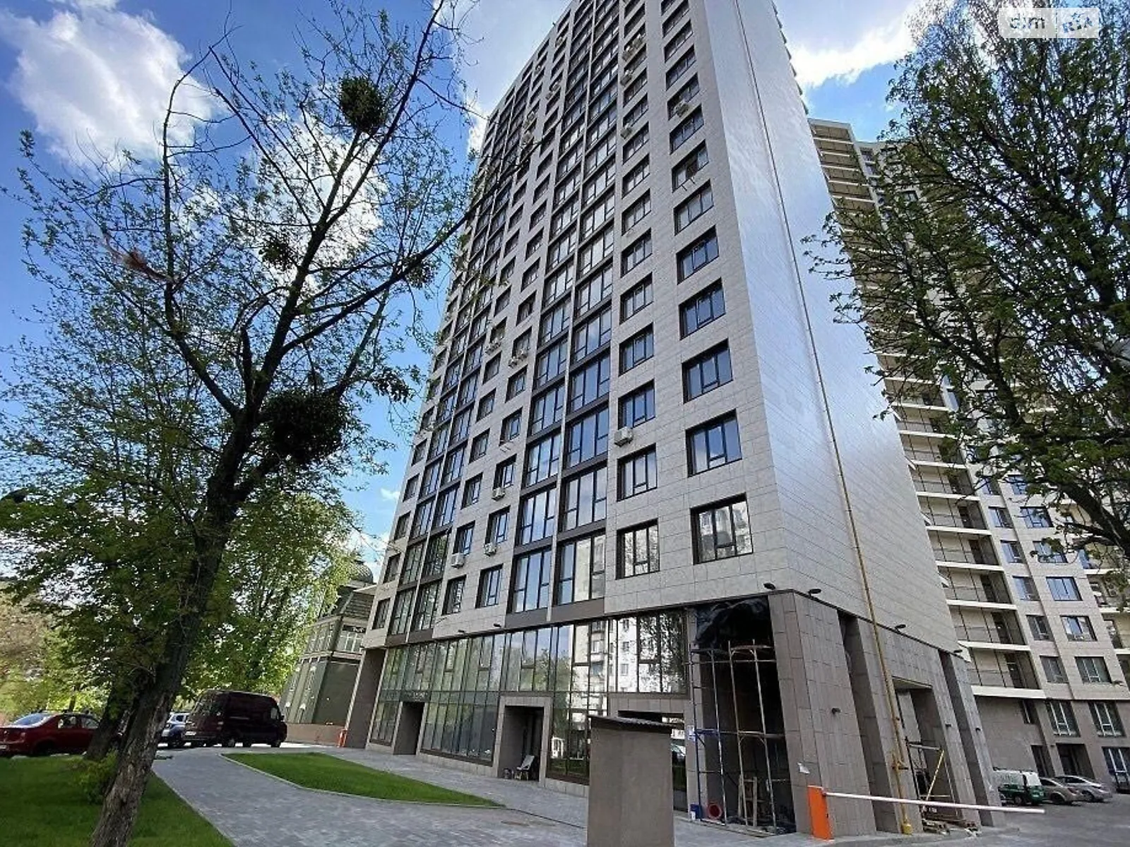 Продается 1-комнатная квартира 52 кв. м в Киеве, ул. Василия Тютюнника, 28А