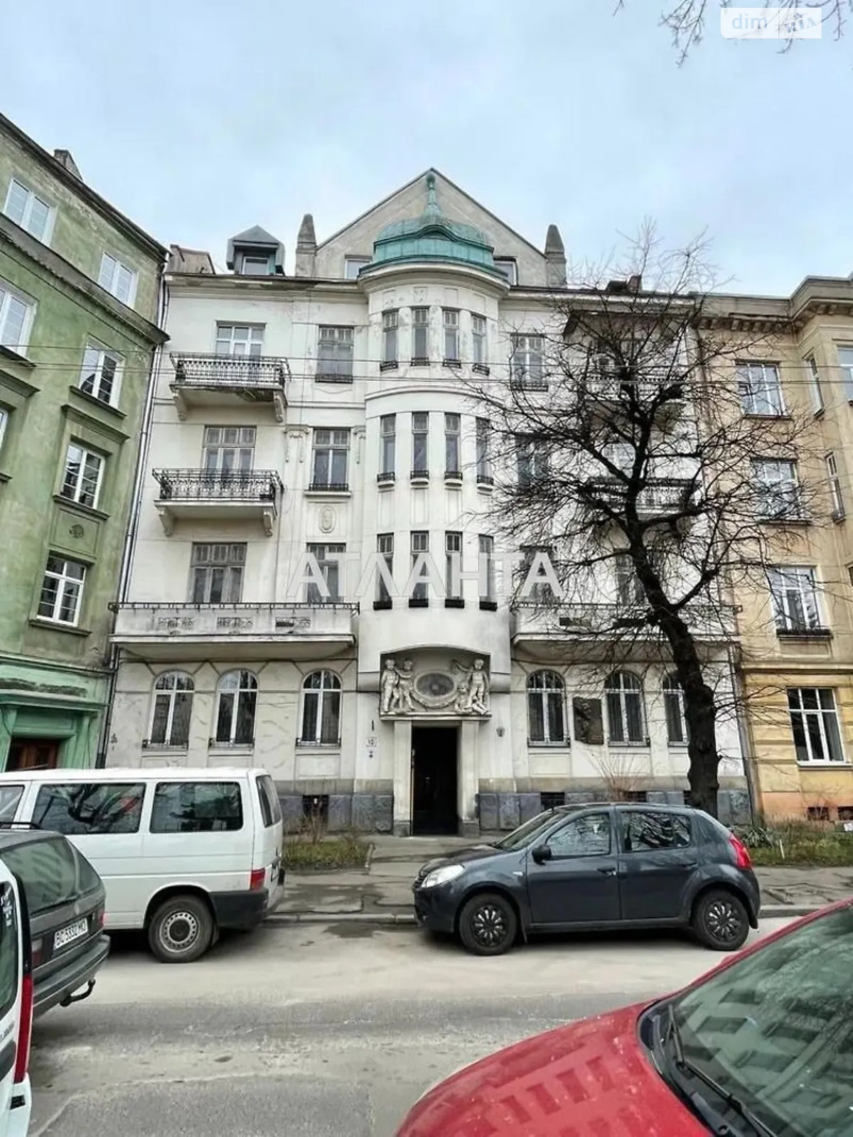 Продается 4-комнатная квартира 132.4 кв. м в Львове, ул. Конопницкой