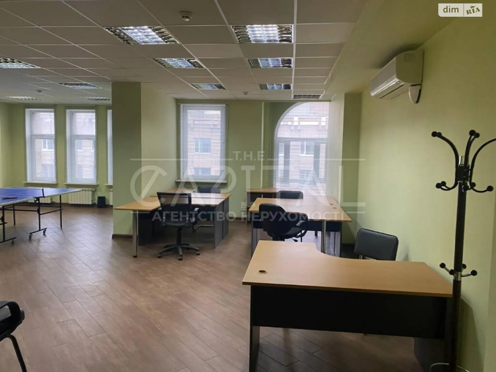 Сдается в аренду офис 146 кв. м в бизнес-центре, цена: 1400 $ - фото 1