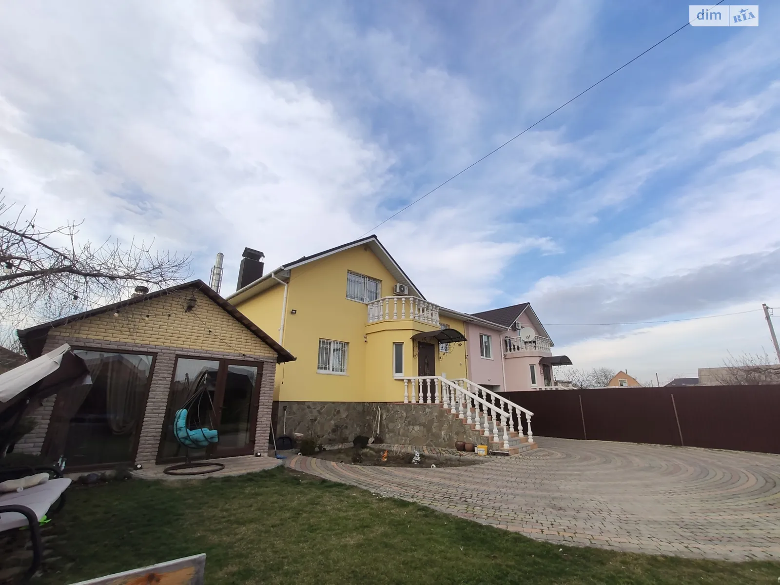 Продається будинок 2 поверховий 461 кв. м з гаражем, цена: 345000 $