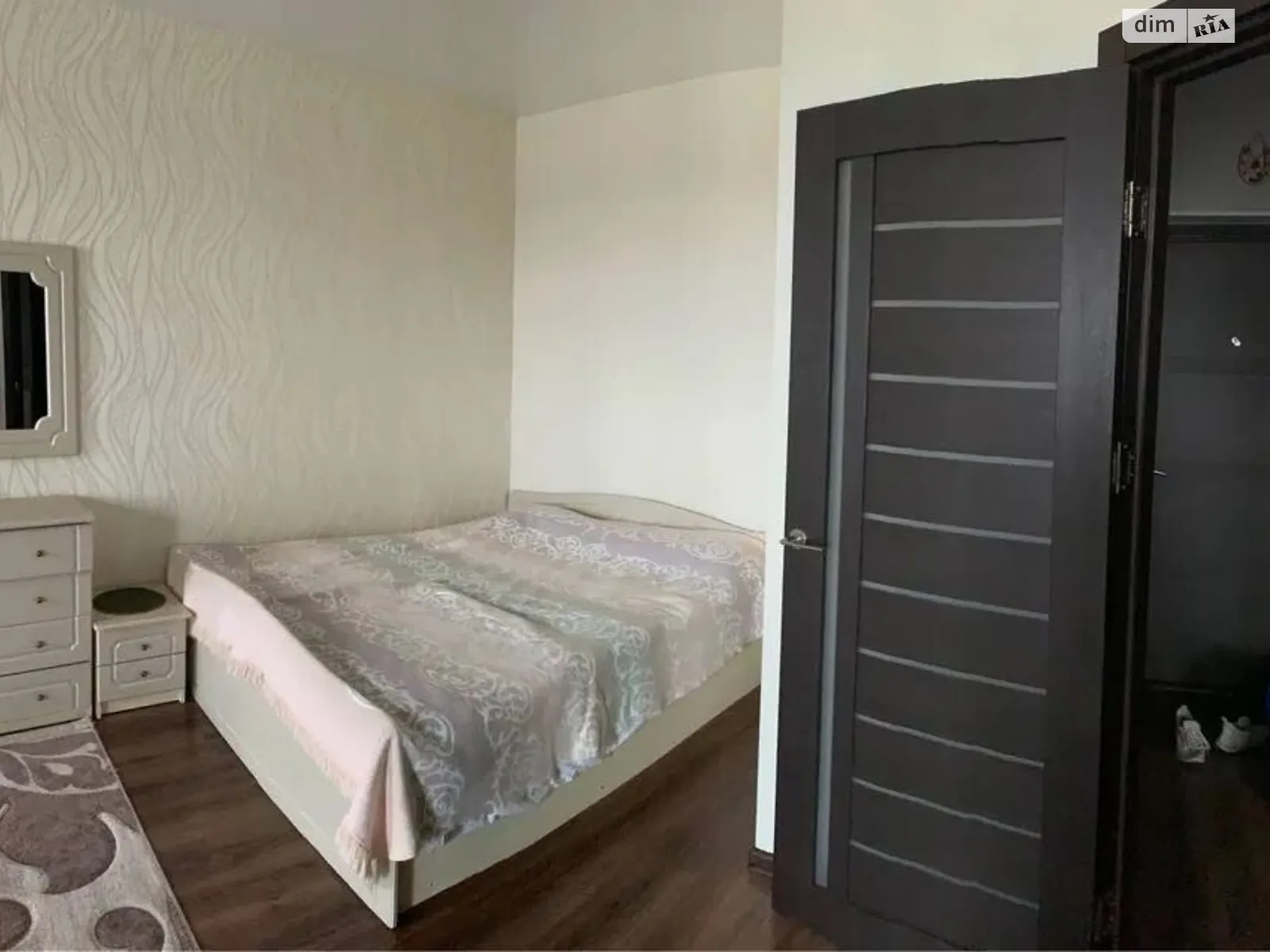 Продается 1-комнатная квартира 43 кв. м в Молодежном, цена: 38500 $ - фото 1