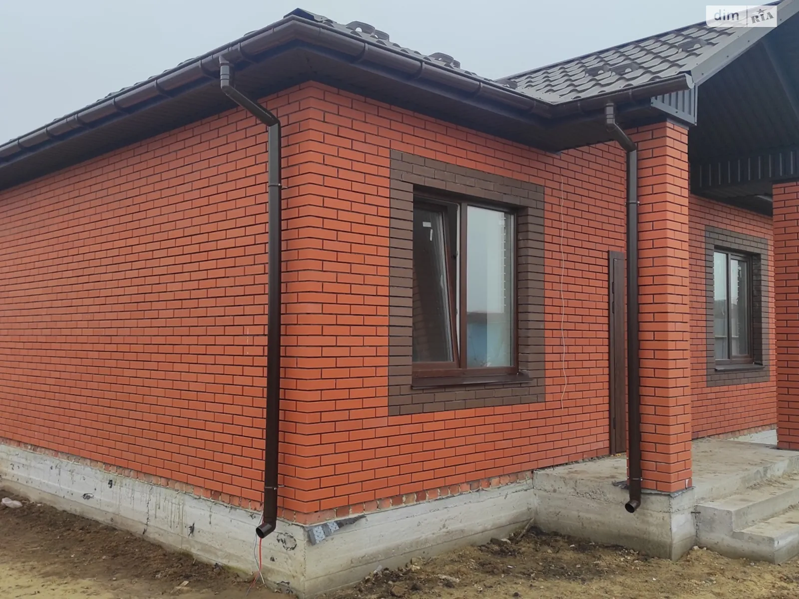Продається одноповерховий будинок 102 кв. м з гаражем, цена: 87000 $ - фото 1