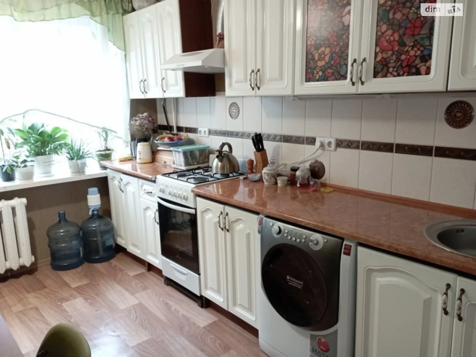 Продается 2-комнатная квартира 46 кв. м в Черновцах, цена: 46000 $