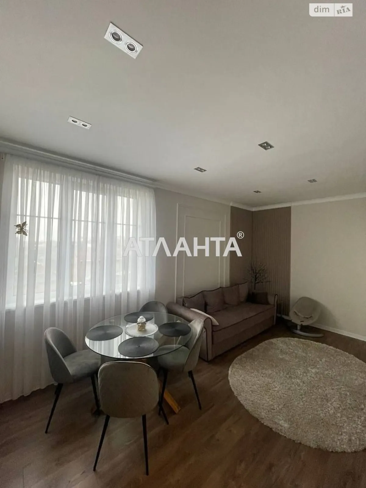 Продается 1-комнатная квартира 39.3 кв. м в Черновцах, цена: 55000 $